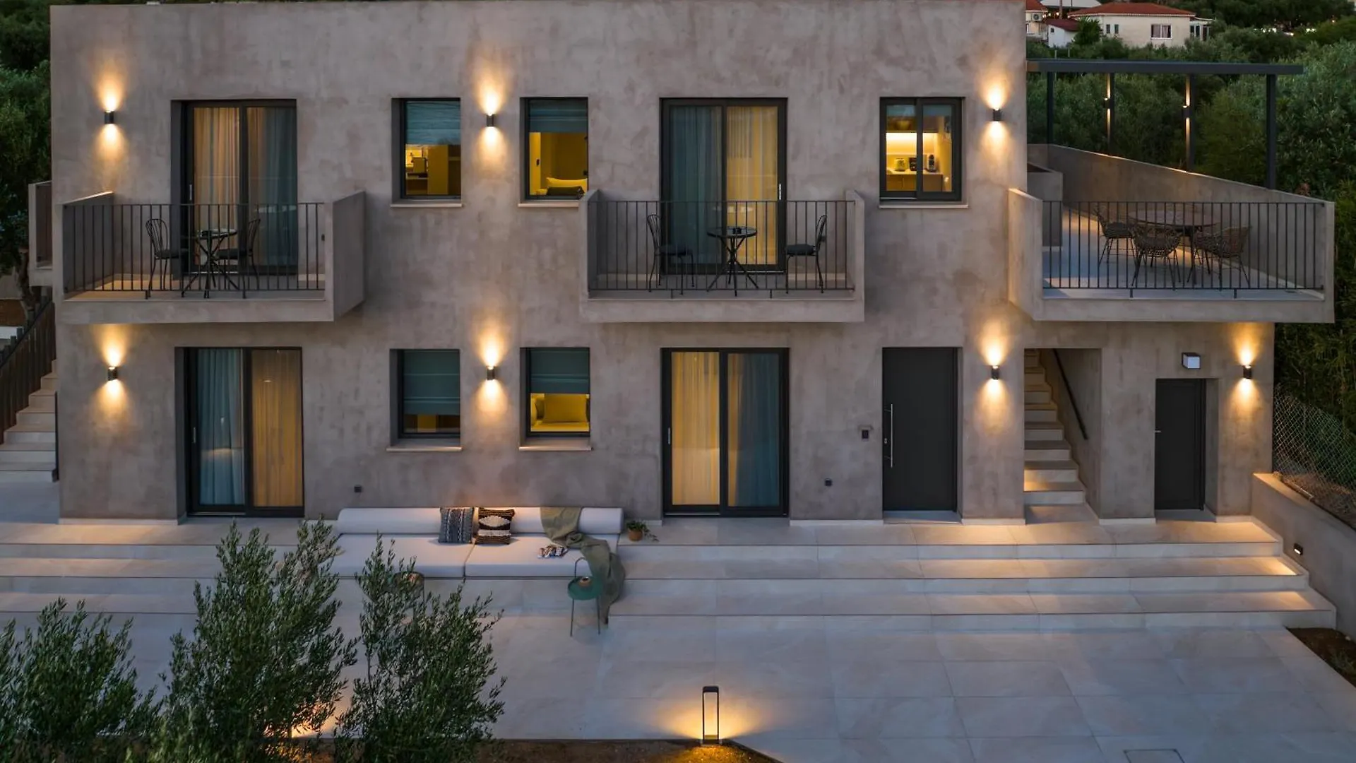 Topos Suites Lassi